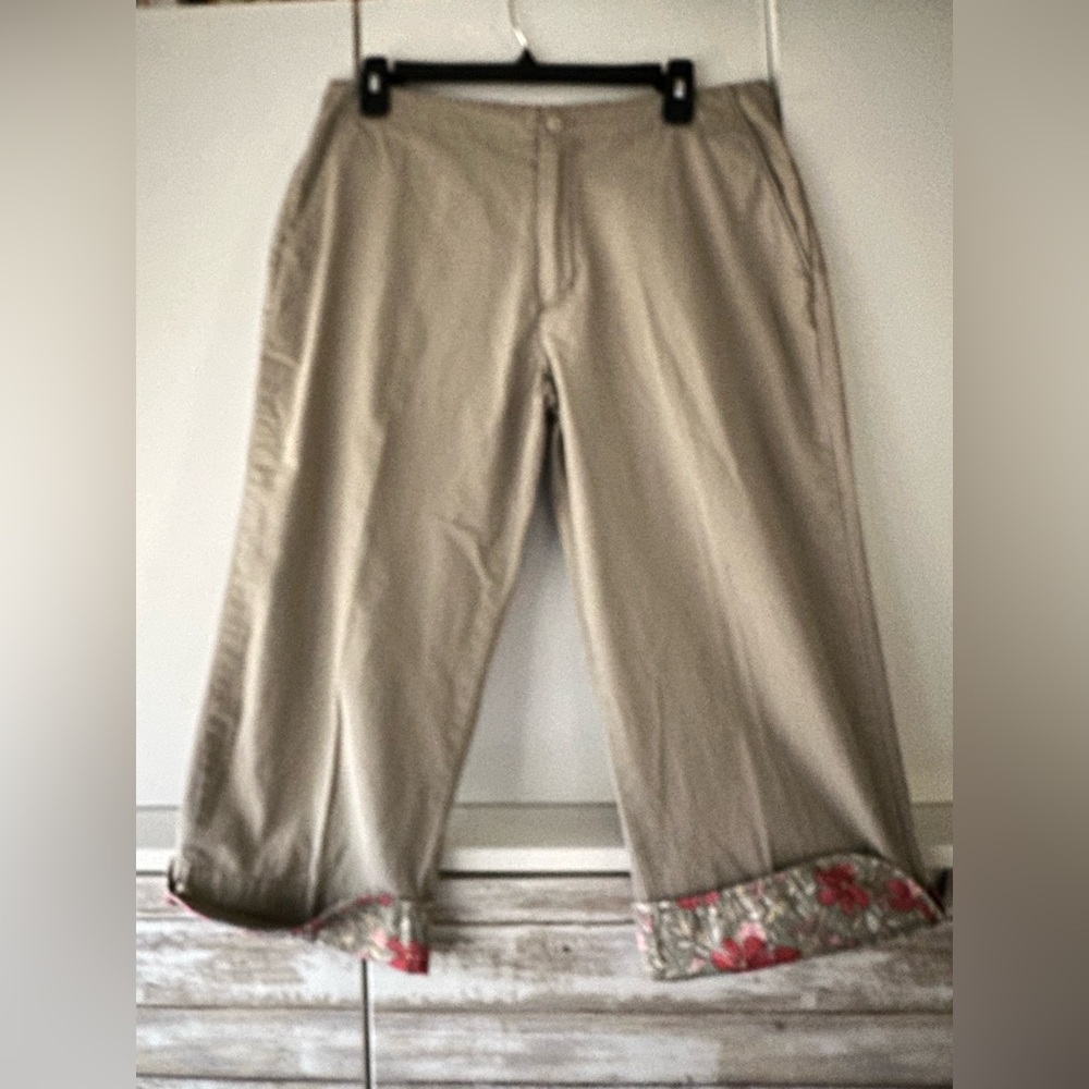 🌸 Woolrich Khaki Floral Cuff Capri Pants Size 10 Cottagecore